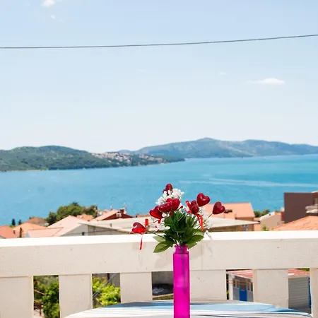104 Luxsor Apartamento Trogir
