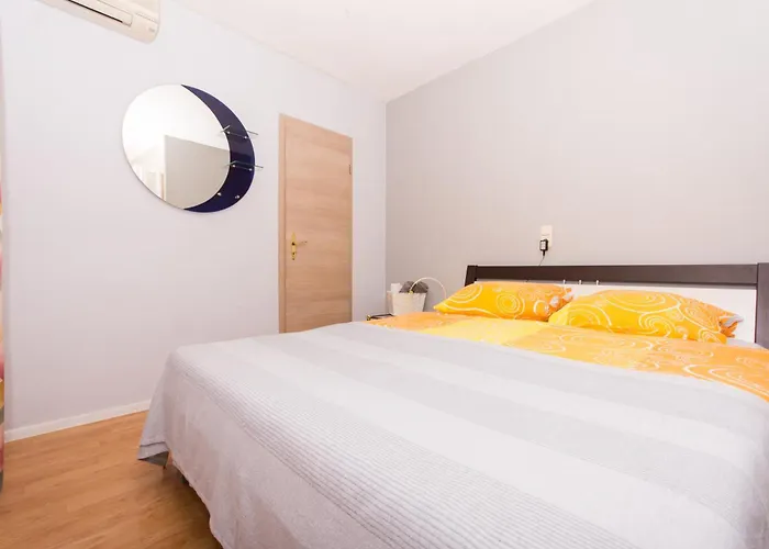 104 Luxsor Trogir